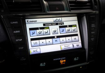 Подержанный автомобиль Lexus LS 2010 года (22 фото)