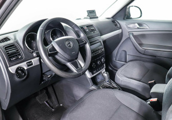 Подержанный автомобиль Skoda Yeti 2014 года (12 фото)