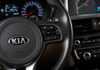 Подержанный автомобиль Kia Optima Sedan 2017 года (15 фото)
