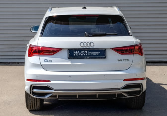Подержанный автомобиль Audi Q3 2023 года (6 фото)