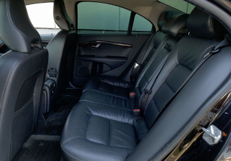 Подержанный автомобиль Volvo S80 2013 года (20 фото)