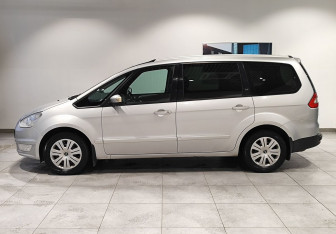 Подержанный автомобиль Ford Galaxy 2011 года (8 фото)