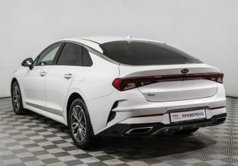 Подержанный автомобиль Kia K5 2021 года (7 фото)