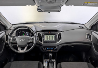 Подержанный автомобиль Hyundai Creta 2019 года (14 фото)