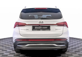 Подержанный автомобиль Hyundai Santa Fe 2022 года (6 фото)