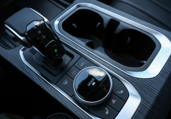 Подержанный автомобиль Jaecoo J7 2023 года (23 фото)