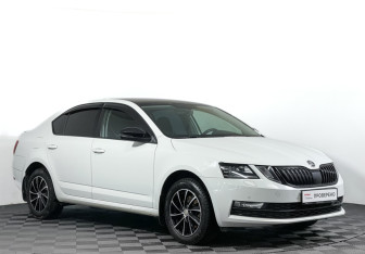 Подержанный автомобиль Skoda Octavia Liftback 2018 года (3 фото)