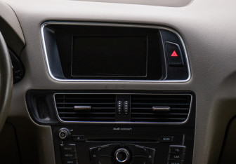 Подержанный автомобиль Audi Q5 2010 года (14 фото)