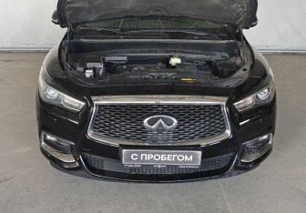 Подержанный автомобиль Infiniti QX60 2016 года (22 фото)
