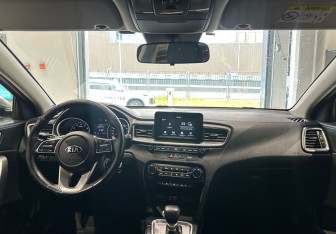 Подержанный автомобиль Kia Ceed Wagon 2019 года (11 фото)
