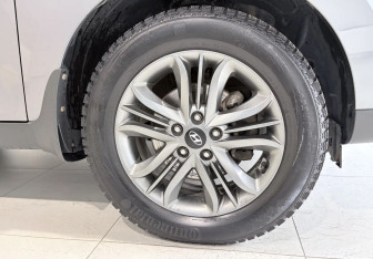 Подержанный автомобиль Hyundai ix35 2014 года (19 фото)