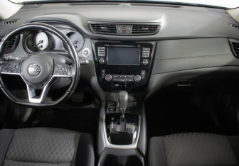 Подержанный автомобиль Nissan X-Trail 2020 года (11 фото)