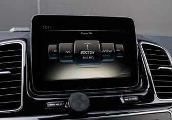 Подержанный автомобиль Mercedes-Benz GLE 2017 года (16 фото)