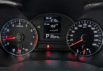 Подержанный автомобиль Kia Cerato Sedan 2015 года (16 фото)