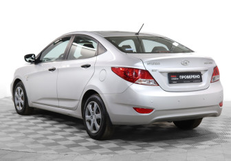 Подержанный автомобиль Hyundai Solaris Sedan 2014 года (7 фото)