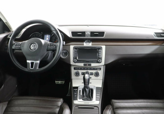 Подержанный автомобиль Volkswagen Passat Wagon 2012 года (7 фото)