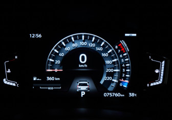 Подержанный автомобиль Mitsubishi Pajero Sport 2022 года (12 фото)