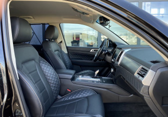 Подержанный автомобиль SsangYong Rexton 2020 года (26 фото)