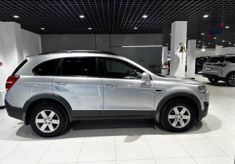 Подержанный автомобиль Chevrolet Captiva 2014 года (3 фото)