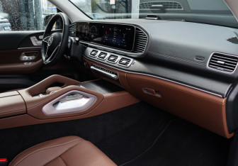 Подержанный автомобиль Mercedes-Benz GLE 2025 года (15 фото)