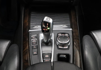 Подержанный автомобиль BMW X5 2016 года (9 фото)