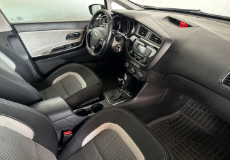 Подержанный автомобиль Kia Ceed Wagon 2014 года (11 фото)