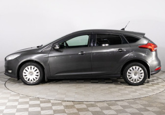 Подержанный автомобиль Ford Focus Hatchback 2018 года (3 фото)