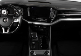 Подержанный автомобиль Volkswagen Touareg 2019 года (12 фото)