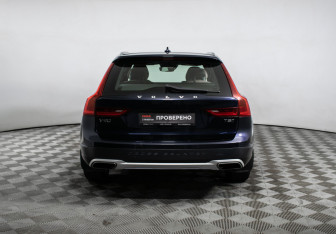 Подержанный автомобиль Volvo V90 Cross Country 2017 года (6 фото)