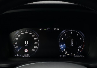 Подержанный автомобиль Volvo V60 Cross Country 2021 года (27 фото)