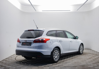 Подержанный автомобиль Ford Focus Wagon 2013 года (5 фото)