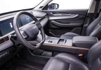 Подержанный автомобиль Exeed LX 2023 года (9 фото)