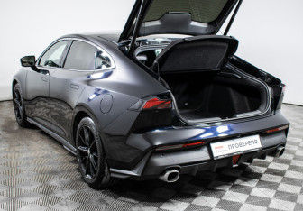 Подержанный автомобиль Changan UNI-V 2022 года (9 фото)