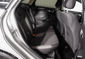 Подержанный автомобиль Ford Focus Sedan 2015 года (8 фото)