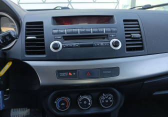 Подержанный автомобиль Mitsubishi Lancer Sedan 2008 года (11 фото)