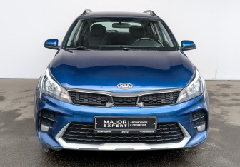 Подержанный автомобиль Kia Rio Hatchback 2021 года (2 фото)