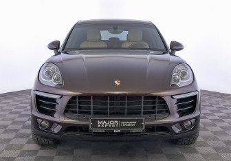 Подержанный автомобиль Porsche Macan 2015 года (2 фото)