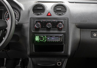 Подержанный автомобиль Volkswagen Caddy Compactvan 2011 года (15 фото)