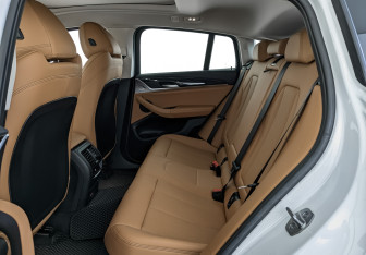 Подержанный автомобиль BMW X4 2023 года (18 фото)
