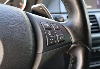 Подержанный автомобиль BMW X6 2013 года (17 фото)