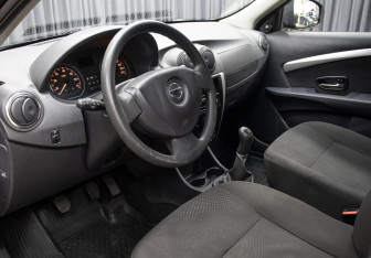 Подержанный автомобиль Nissan Almera Sedan 2016 года (14 фото)