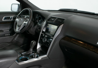 Подержанный автомобиль Ford Explorer 2013 года (9 фото)