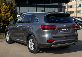 Подержанный автомобиль Kia Sorento 2018 года (5 фото)