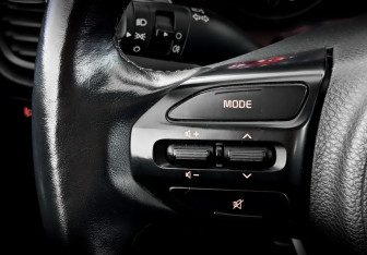 Подержанный автомобиль Kia Rio Hatchback 2021 года (26 фото)