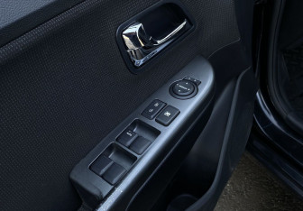 Подержанный автомобиль Kia Rio Sedan 2013 года (16 фото)