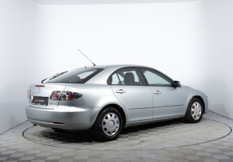 Подержанный автомобиль Mazda 6 Liftback 2006 года (5 фото)
