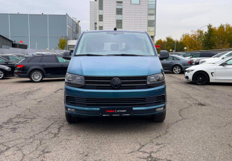 Подержанный автомобиль Volkswagen Caravelle 2017 года (2 фото)