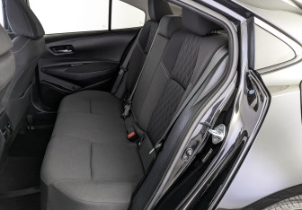 Подержанный автомобиль Toyota Corolla Sedan 2020 года (18 фото)