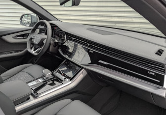 Новый Audi Q8 2025 (9 фото)