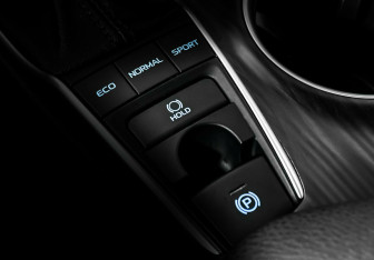 Подержанный автомобиль Toyota Camry Sedan 2022 года (14 фото)